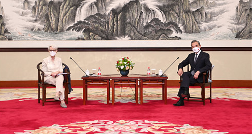 王毅会见美国常务副国务卿舍曼：向美方提出三条底线