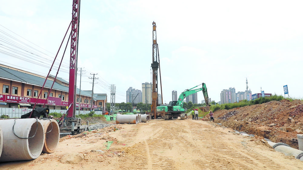 岳阳：开发中路预计今年底通车 将有效缓解东风湖片区交通压力