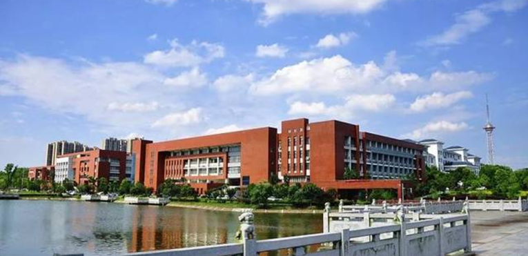 湖南三类公办本科高校热门专业学费调整 热门专业学费可按标准上浮30%