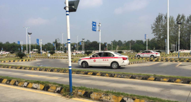 湖南驾考有变化：新增300道高速出行安全知识试题
