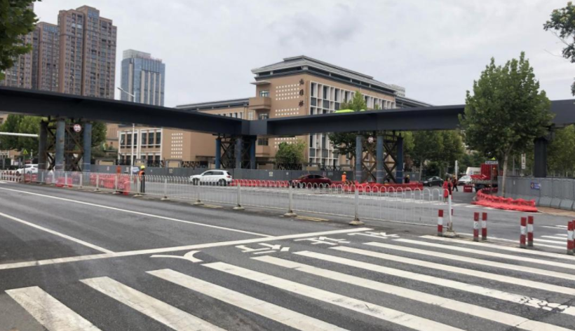 长沙圭塘路人行天桥主体完建 预计春节前投用