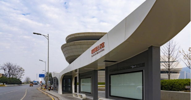 已建成30座，长沙环湖梅溪湖路智慧公交站台预计明年2月投入使用