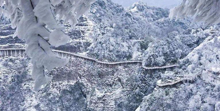 湖南69个县市区出现积雪，湖南日平均气温较历史同期偏低5℃左右